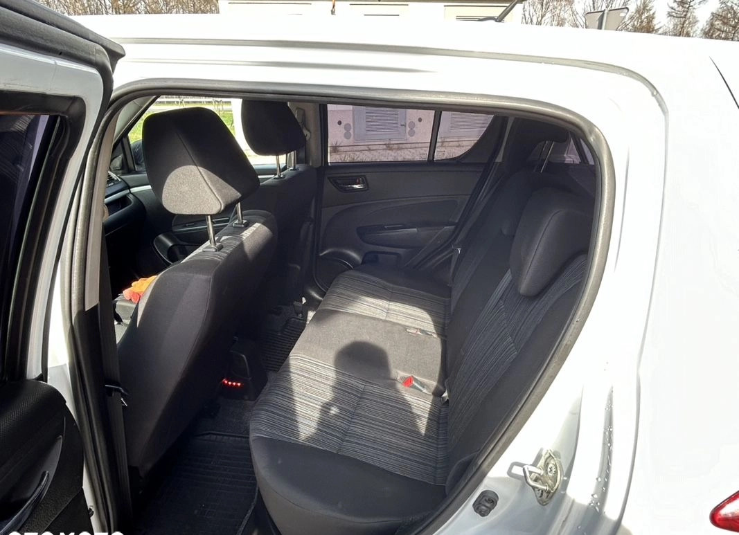 Suzuki Swift cena 27900 przebieg: 154000, rok produkcji 2016 z Katowice małe 191